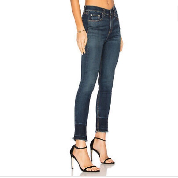 Rag & Bone / JEAN 10 inch capri, Style Modele in Color Stanwix
Size 29 - Picture 3 of 16